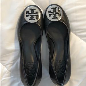Tory Burch Black/silver leather pump size 5.5